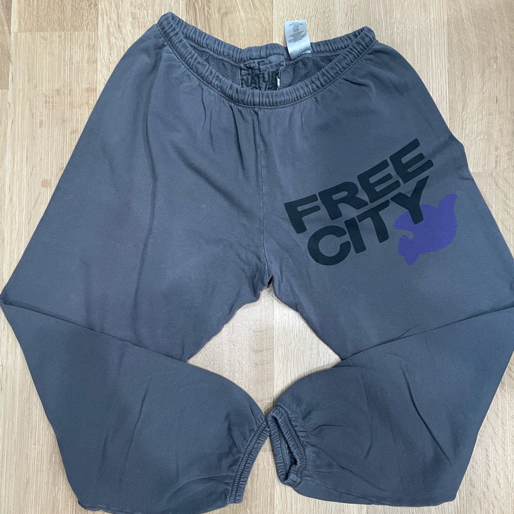 Grey free city